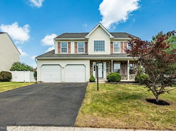 1221 Meadow Brook Dr, Quakertown, PA 18951