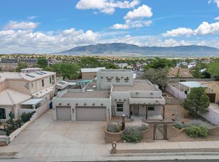 10612 Dover St NW, Albuquerque, NM 87114