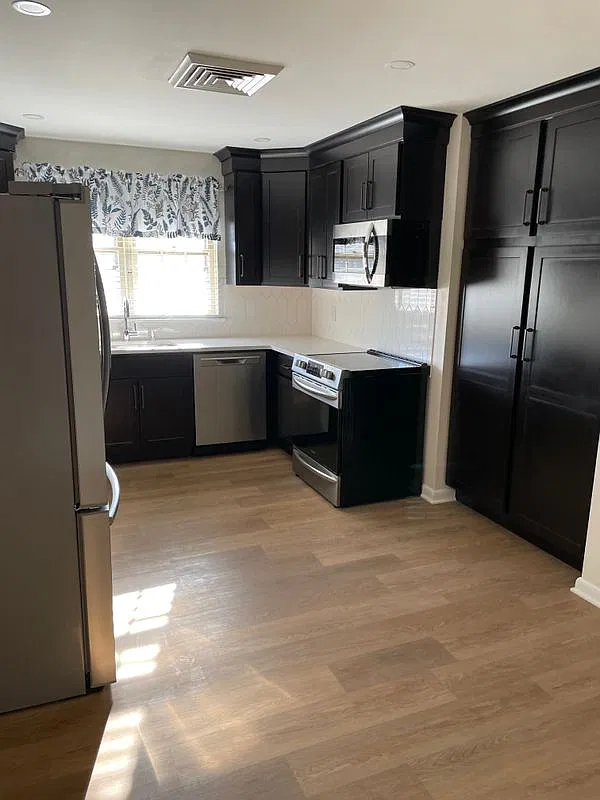 2 bed, 1.0 bath, 900 sqft, $1,925 — Photo 3