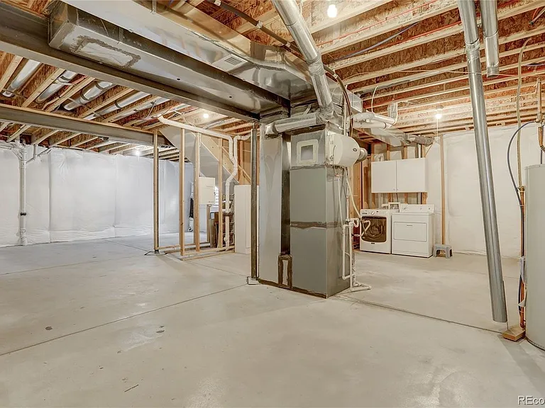3177 Geneva Ct — Photo 24