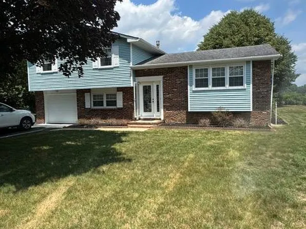2565 Brookfield St, Vineland, NJ 08361