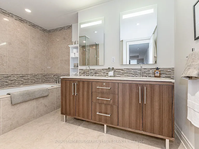 3500 Lakeshore Rd W #503 — Photo 29