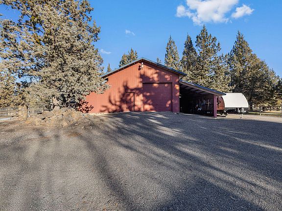 3rd image of 63425 Deschutes Market Rd