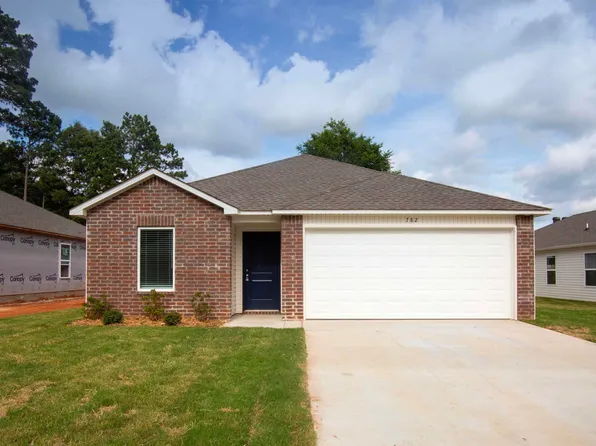 782 Gussy Ln, Benton, AR 72019