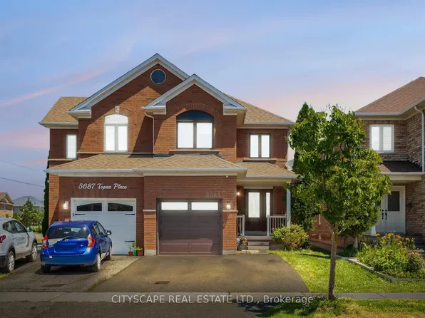 5685 Topaz Pl, Mississauga, ON L5M 7B8