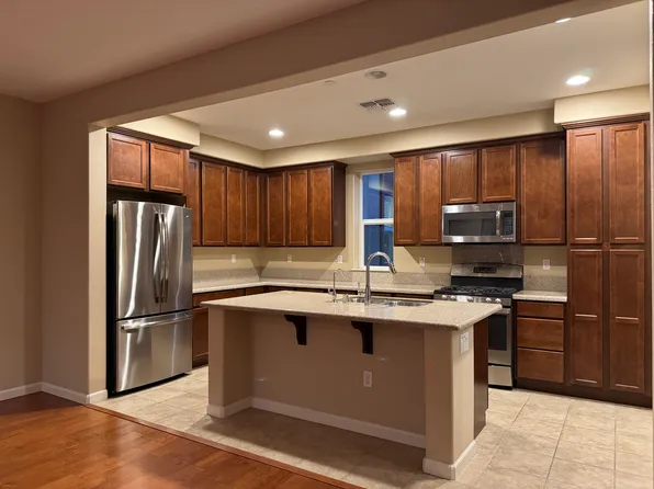 1601 Canal St, Milpitas, CA 95035