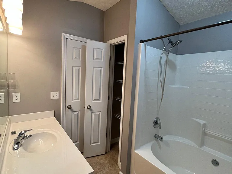 2108 Winding Oak Dr — Photo 15