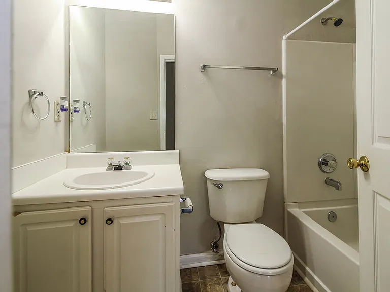 5729 Lakeview Cir — Photo 23