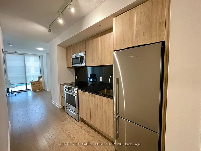 25 Richmond St E #421 — Photo 8