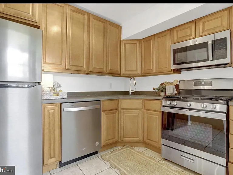 5934 Mayflower Ct — Photo 6