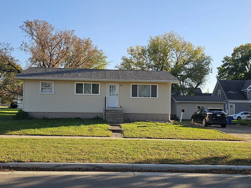 310 Harvey Dunn St