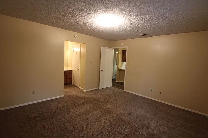 4508 Edinburgh Dr — Photo 21