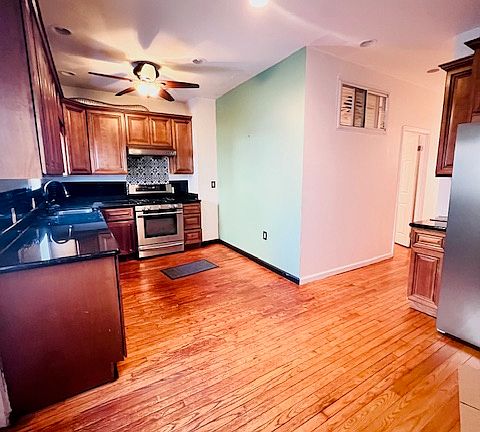 5th image of 6818 10th Ave #1