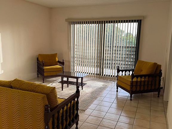 4th image of 10442 Sunrise Lakes Boulevard #210