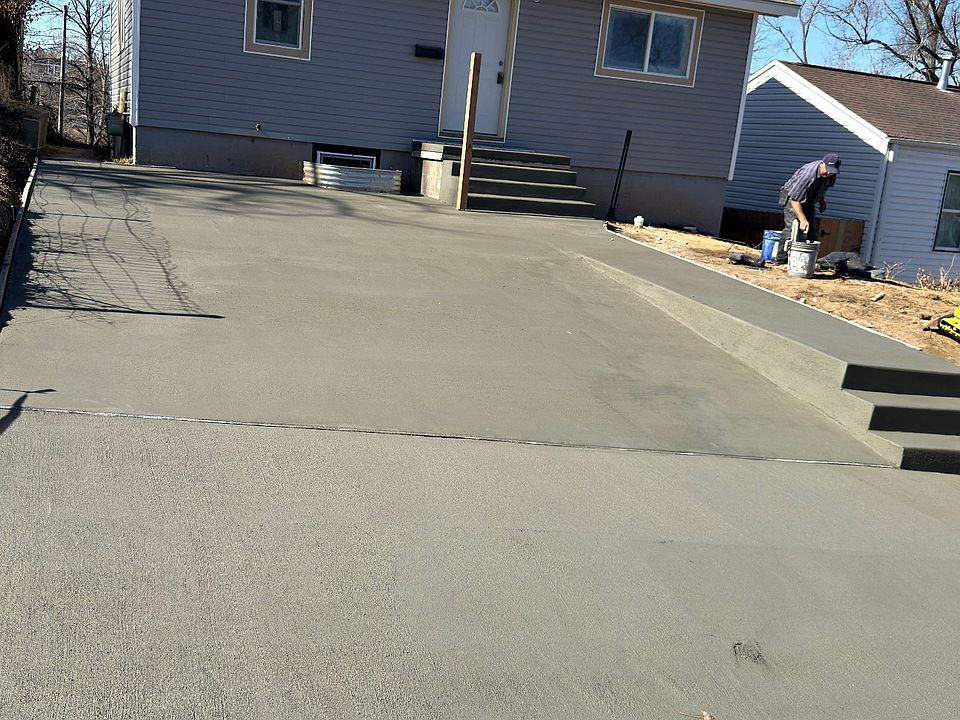 1st image of 3220 N 40th Ave