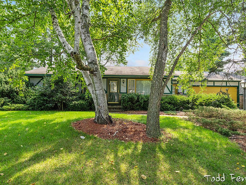 1st image of 8090 Parkway Dr