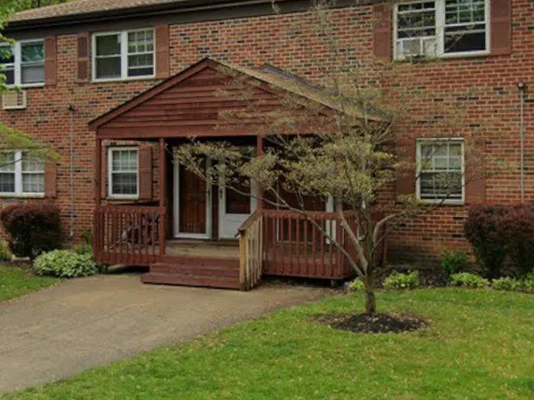 806 Garnet Dr, Burlington, NJ 08016