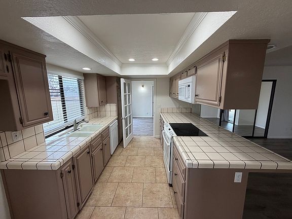 4th image of 1601 Tiffany Park Ct