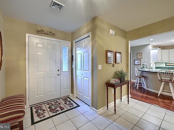 5th image of 543 Farmhouse Ln
