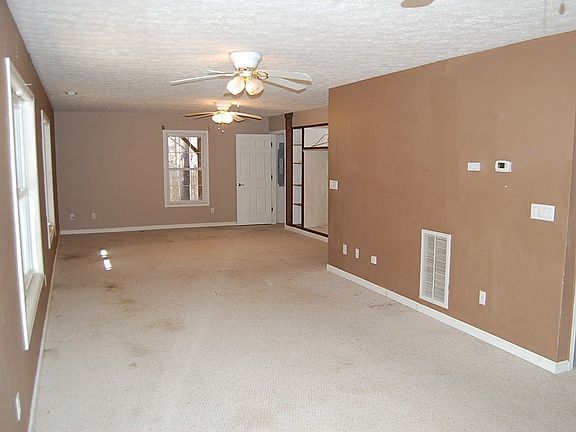 L/L Walkout Fam. Rm.