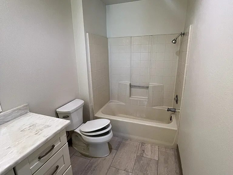 490 Rajkovich Way #B — Photo 10