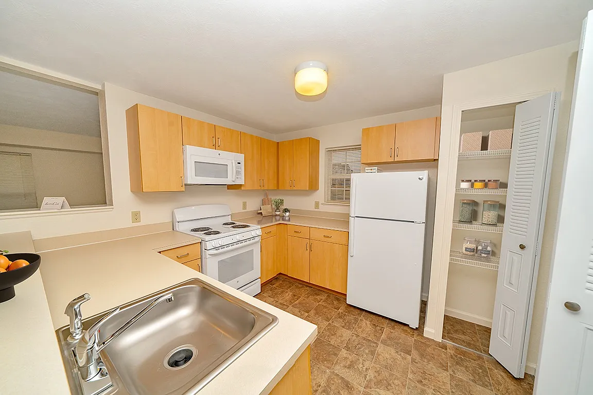 Limestone Creek Apartment Homes — Photo 2