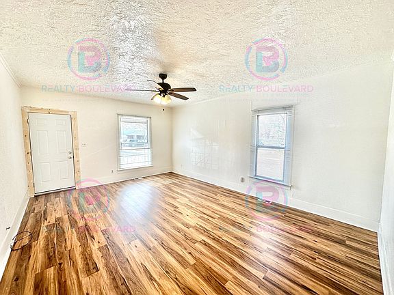 4th image of 815 Jones St