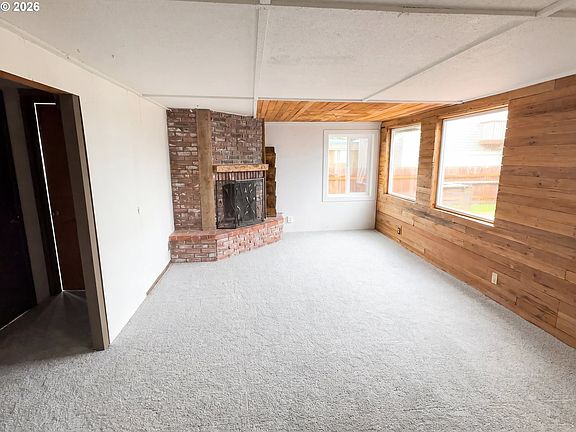 3rd image of 35390 Rueppel Ave