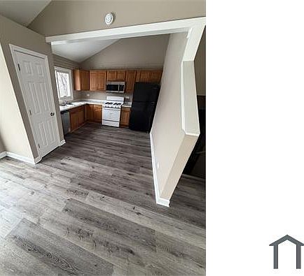 1st image of 30W120 Lindenwood Dr
