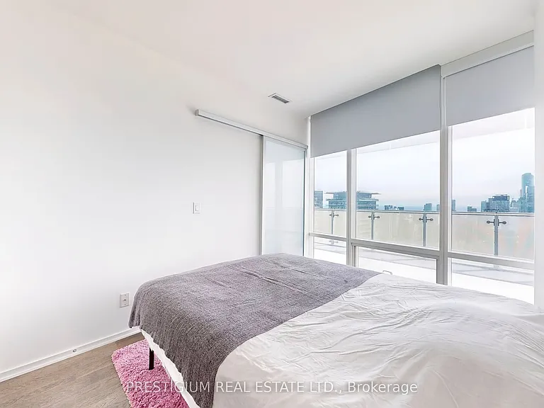 1 Bloor St E #4204 — Photo 24