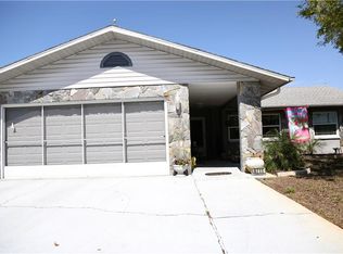 8711 Huntsman Ln, Port Richey, FL 34668