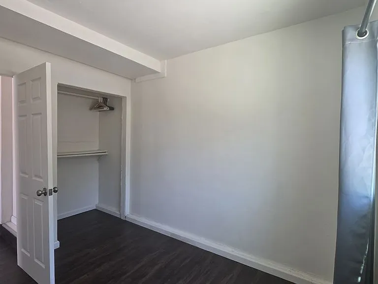 1153-1155 Emory St — Photo 14