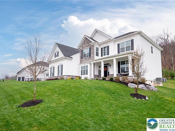 4th image of 6215 Fox Glove Ln