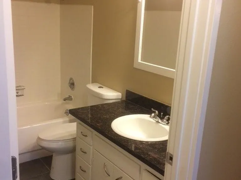 3616 Greenwood Ave N — Photo 4