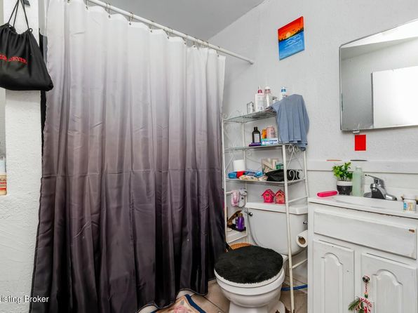 louisville-kentucky-2082374346 picture