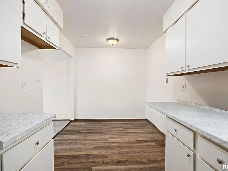 1300 W Jeth Ct #I — Photo 7