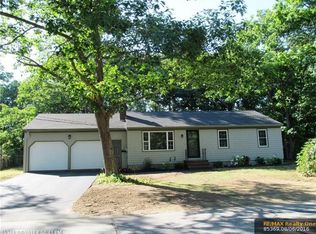 18 Woodside Dr, Kennebunk, ME 04043