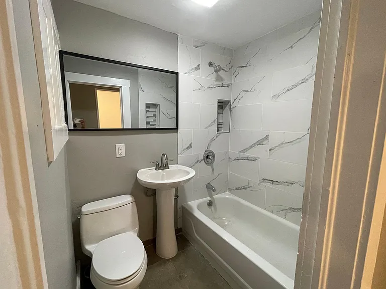 608 E Anderson St #4 — Photo 9