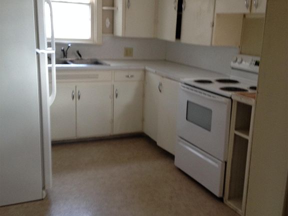4th image of 709 5th Ave E