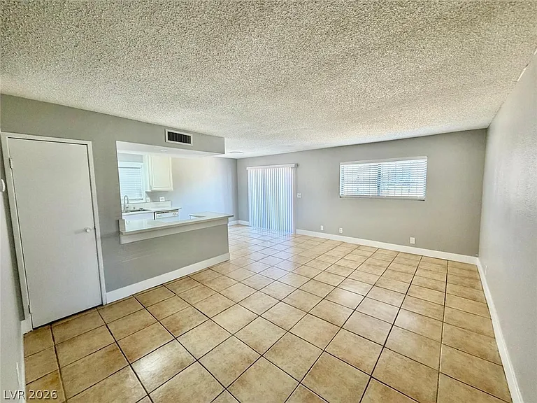 5187 Greene Ln #C — Photo 4