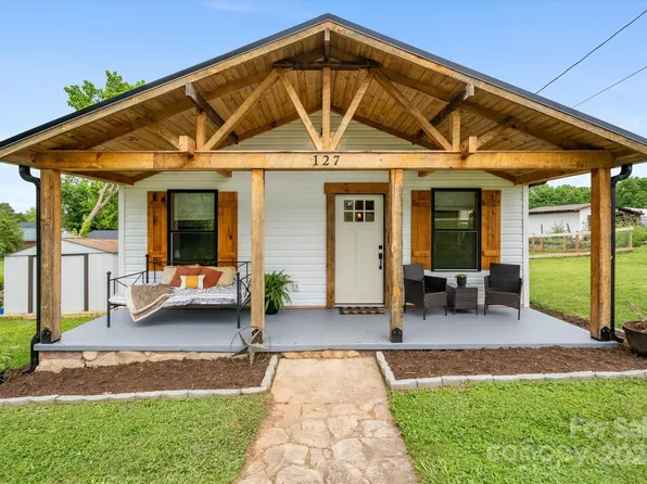 127 Leach St, Marion, NC 28752