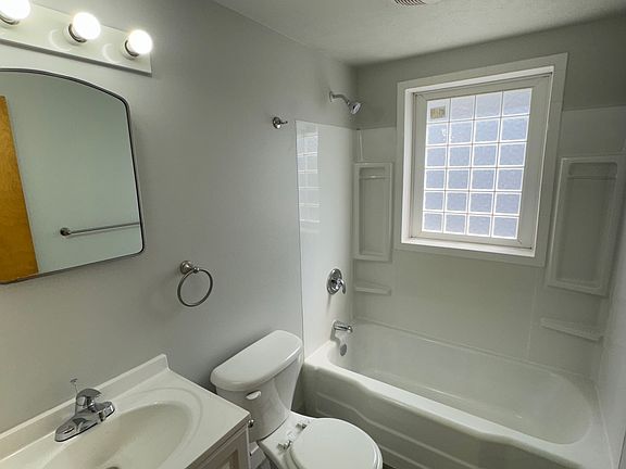4th image of 1636 S 22nd St #1