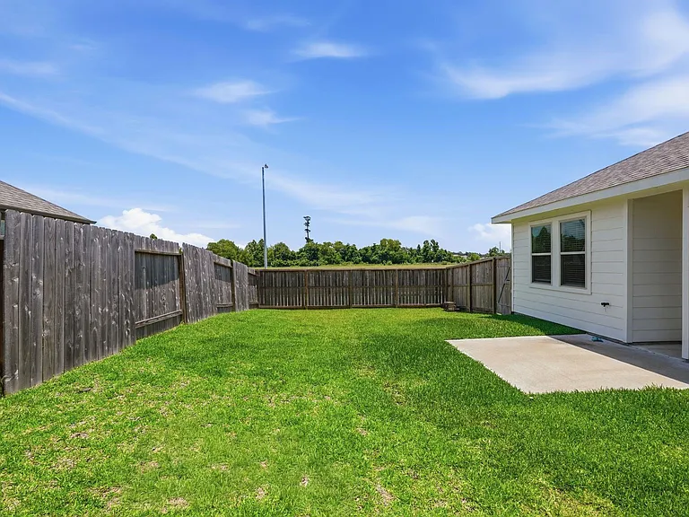 10406 Milford Woods Ln — Photo 38
