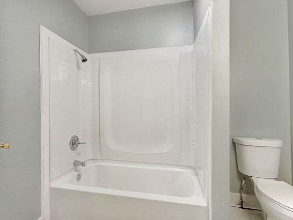 2nd image of 218 E Henry St #A