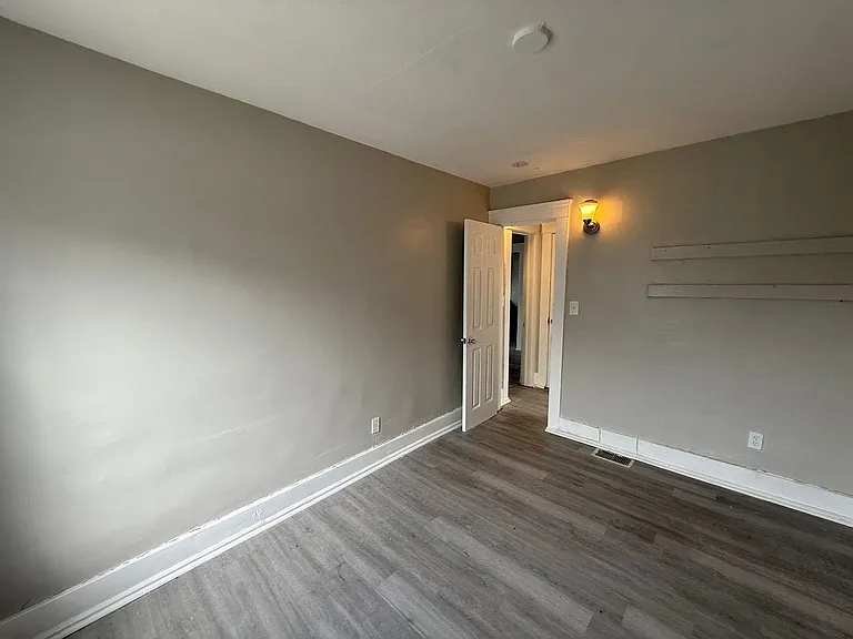 1421 Long Ave — Photo 21