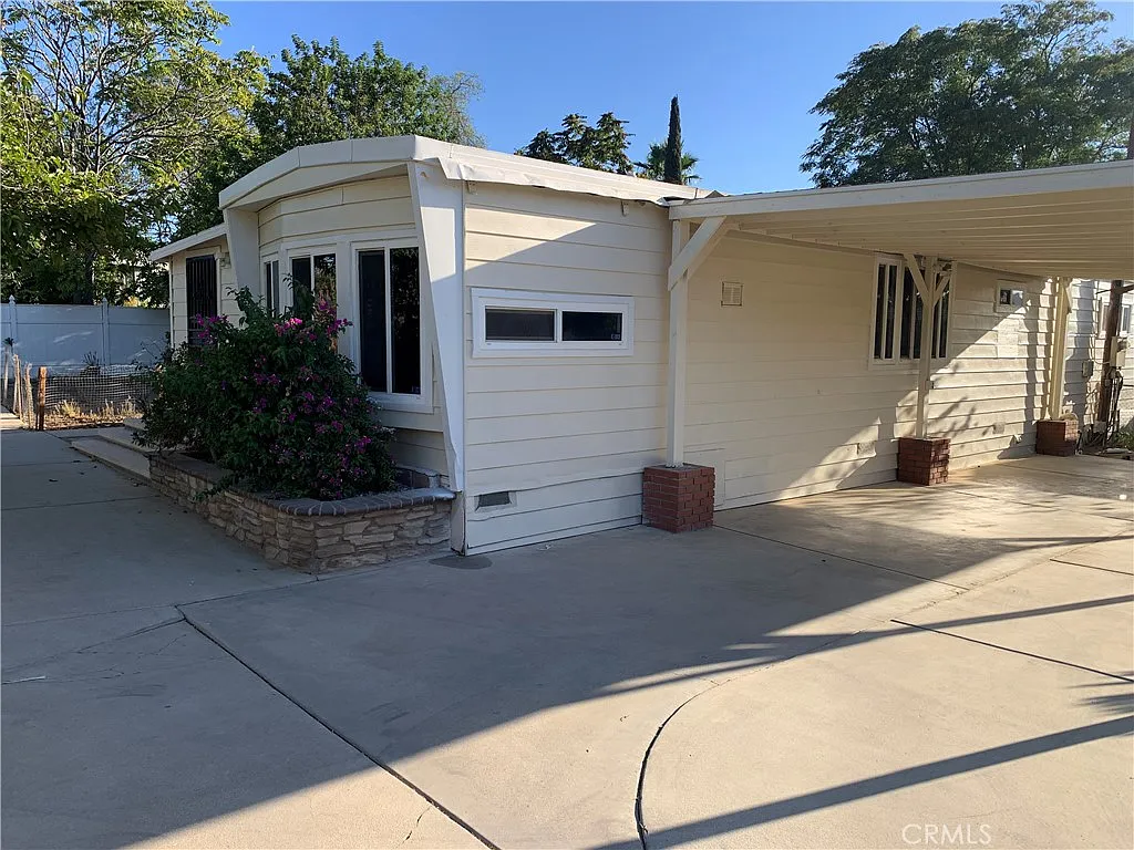 3 bed, 1400 sqft, $2,795 — Photo 1