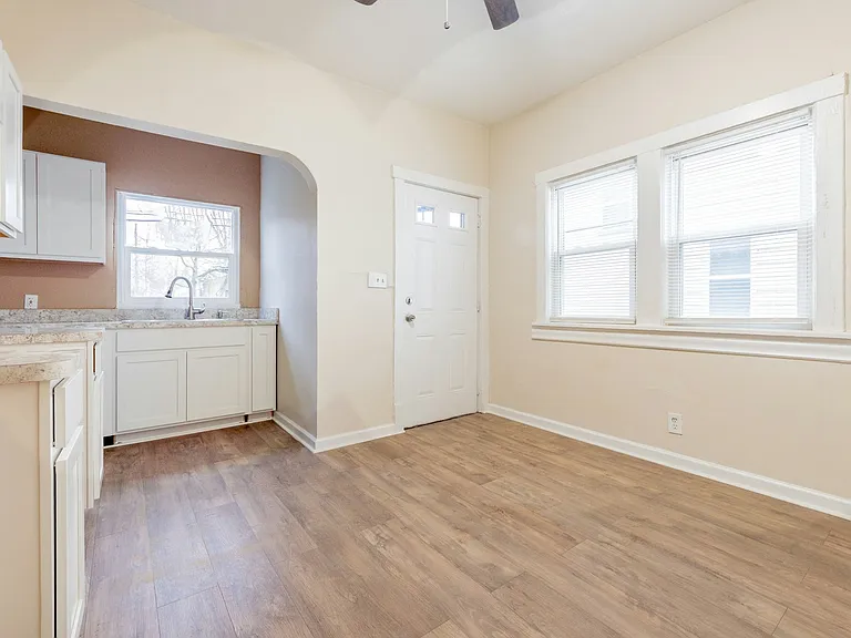 10618 Crestwood Ave — Photo 13