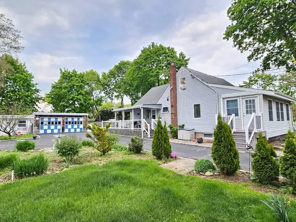 205 Nelson St, Hauppauge, NY 11788
