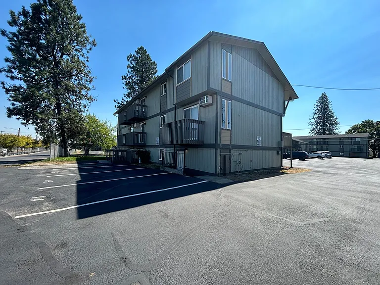 Greenwood Apartments — Photo 21