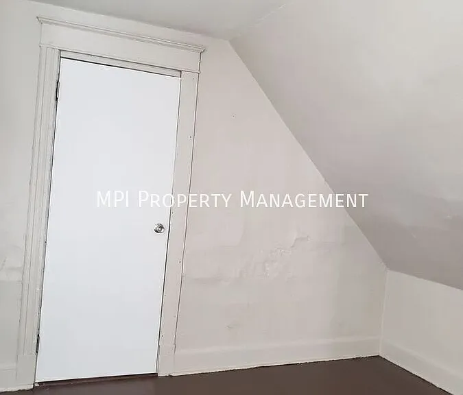 3306 N 24th Pl — Photo 8
